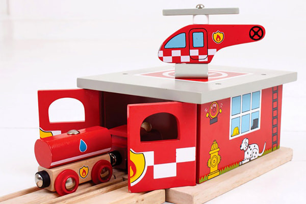 Deze loods biedt plek aan twee treinen