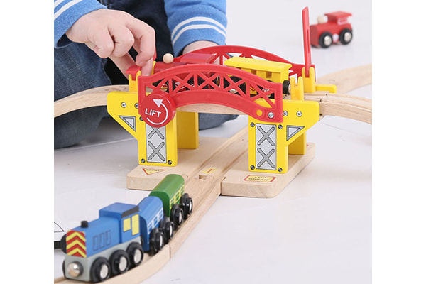 Inclusief rail onder de brug