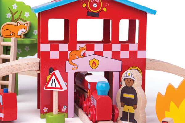 Brandweerkazerne in het midden