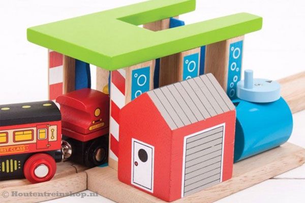 Rij je trein (niet inbegrepen) door de wasstraat.