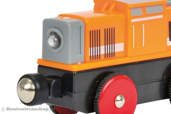 Koppel meerdere wagons aan elkaar.