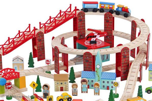 Compleet met twee treinen.