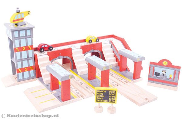 Met o.a. een helikopterplatform, diverse stukken rails en een loket.