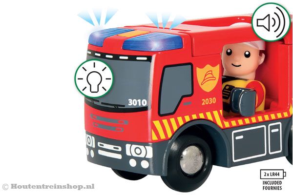 De brandweerwagen kan echt geluid maken en licht geven!